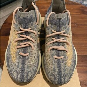 adidas Yeezy Boost 380
Mist Reflective 6.5